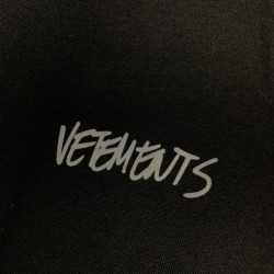 Vetements Script Tee Black