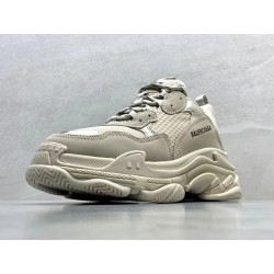 GT Batch Balenciaga Triple S Leather Free Beige